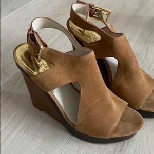 MICHAEL KORS BROWN SUEDE WEDGE